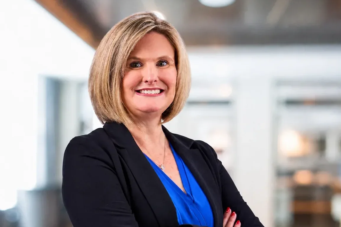 Portrait of Teri Bachhofer