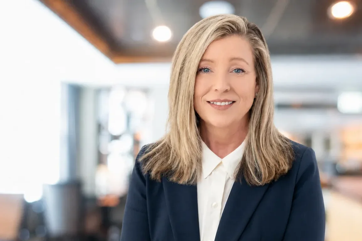 Portrait of Trish Raymond